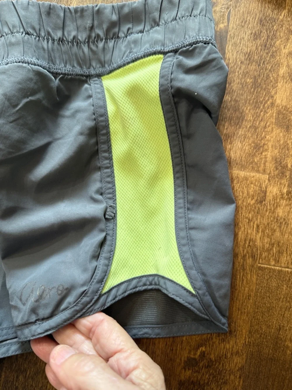 AERO Vintage Y2K 90s Athletic Running Shorts Grey & Yellow Size Large